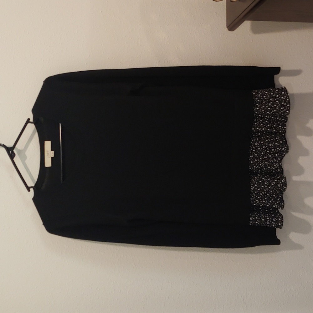 Loft Brand soft sweater with cute waist trim size small. Black.